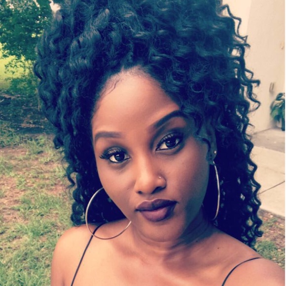 Meet your Posher, Elizabeth - Picture 1 of 2